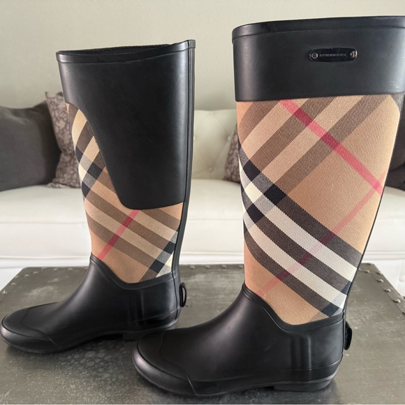 Authentic Burberry Nova Check Rain Boots Size 6.5 | Classic Plaid | Black Rubber - Picture 2 of 15